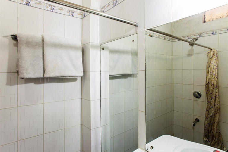 Bathroom 4, Dal Lake Resort, Kangra