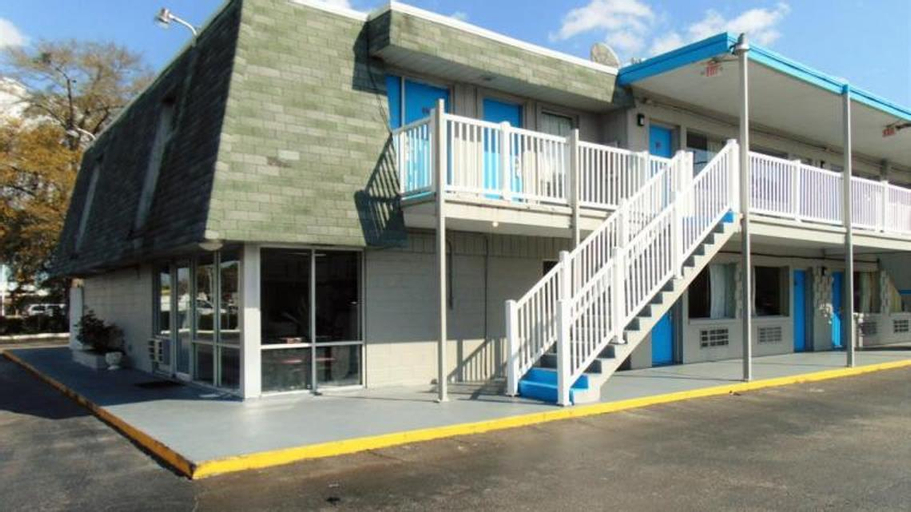 Exterior & Views 1, Studio 6 Wilmington, New Hanover