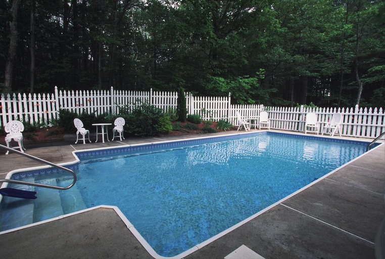 Sport & Beauty, Red Elephant Inn Bed and Breakfast, Carroll