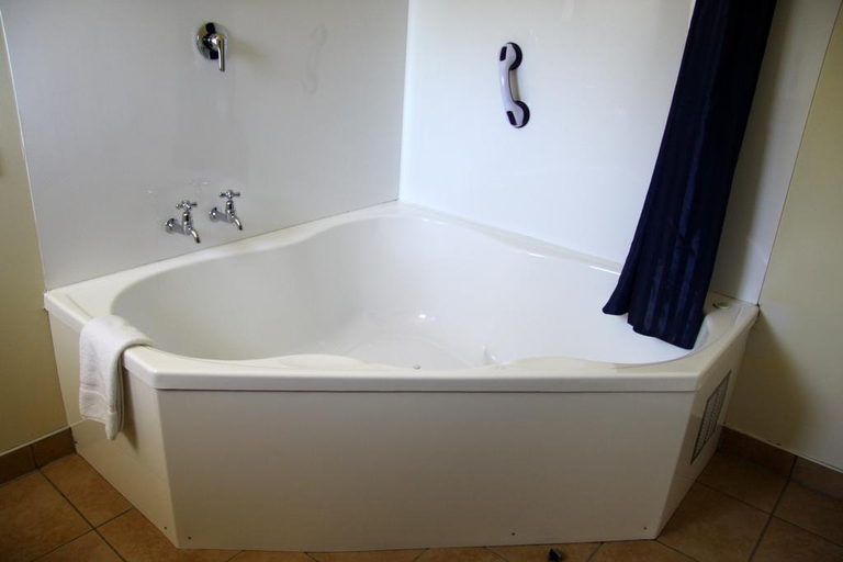 Bathroom 4, The Lakes Motel Twizel, Mackenzie
