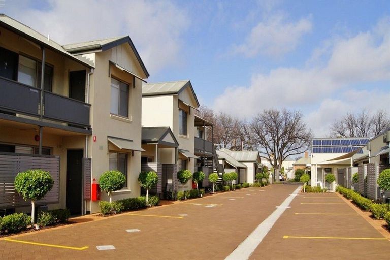 Piccadilly Apartments, Adelaide