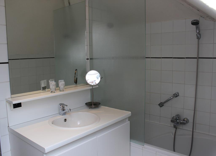 Bathroom 5, Montovani, West-Vlaanderen