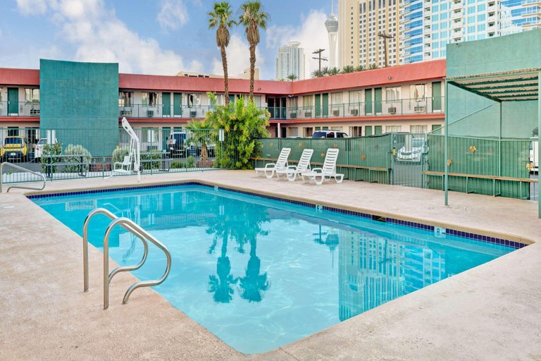Sport & Beauty 5, Travelsuites Inn, Clark