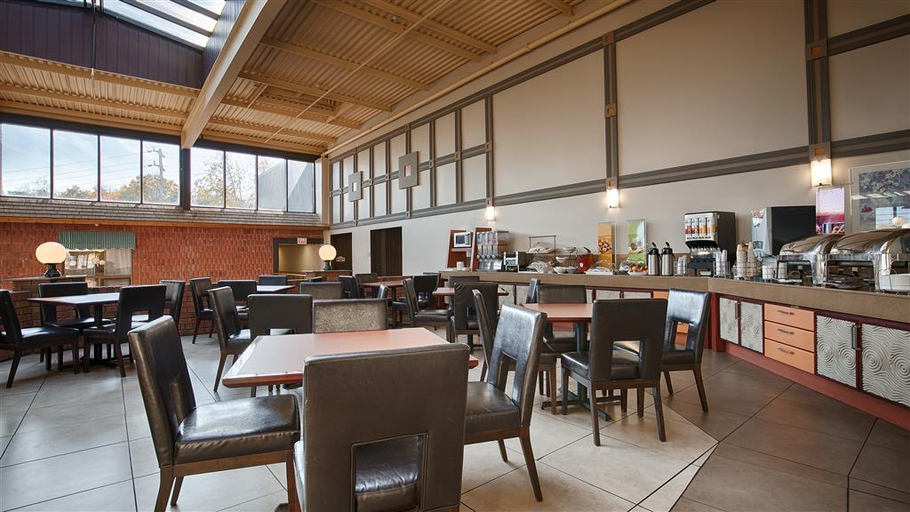 Food & Drinks 5, Quality Inn & Conference Centre Midland, Simcoe