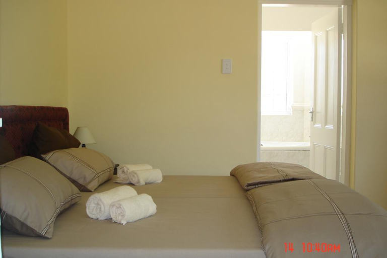Bedroom 3, The Crescent Guesthouses - BnB/Self Catering, eThekwini