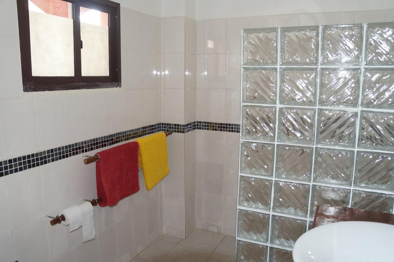Bathroom 5, Lemon Creek Hotel Resort, Kombo Saint Mary