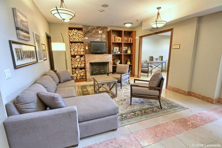 Public Area 2, Country Inn & Suites by Radisson, Dearborn, MI, Wayne