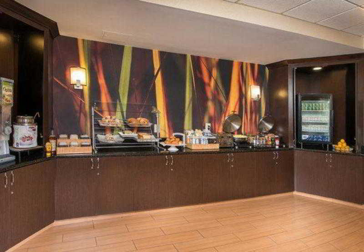 Food & Drinks 5, SpringHill Suites Raleigh-Durham Airport/RTP, Durham