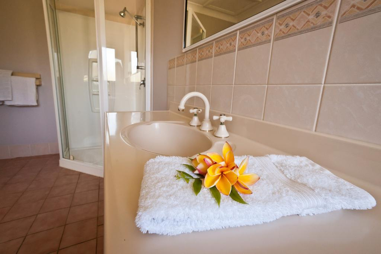Bathroom, Beachcomber Lodge, Lord Howe Island