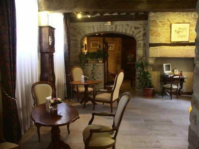 Public Area 2, Wilson, Côte-d'Or