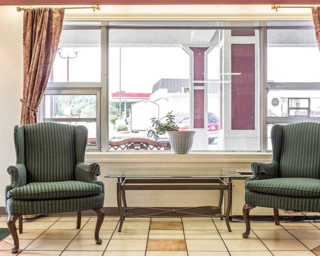 Public Area 2, Econo Lodge, Rockingham