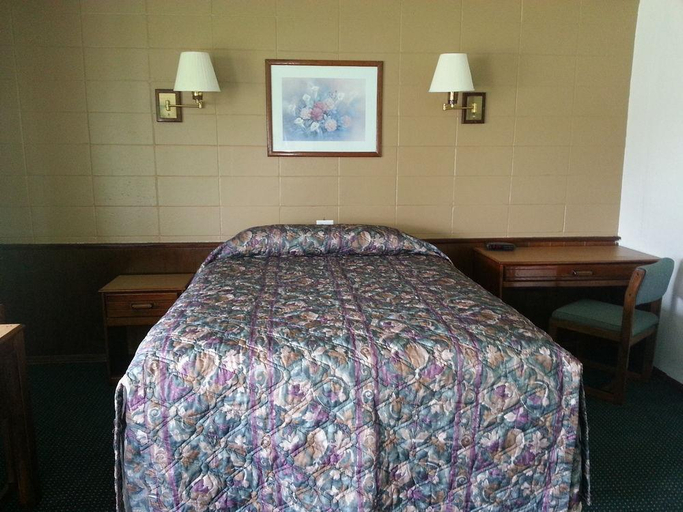 Others 5, Spinning Wheel Motel, Sauk