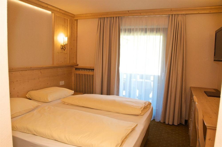 Bedroom 3, Alexander, Sondrio