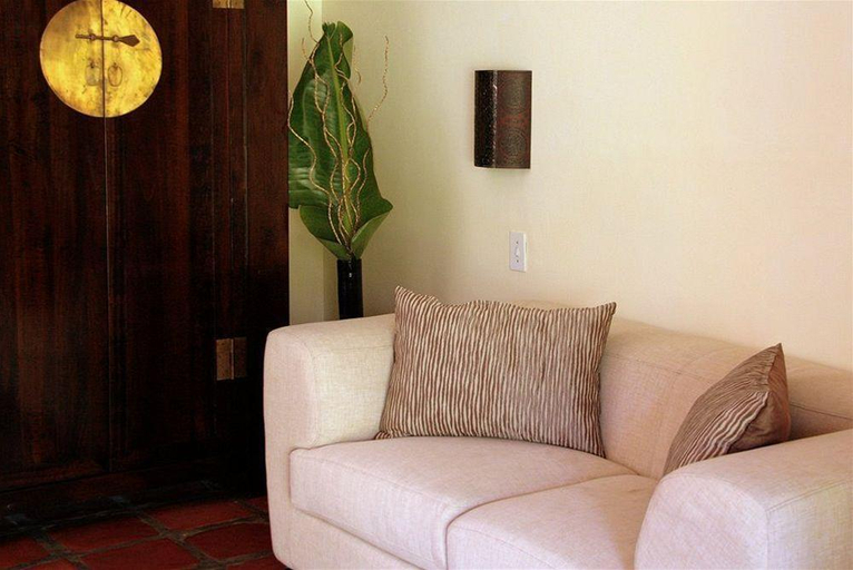 Public Area 5, Orange Ville Guesthouse, Cape Winelands