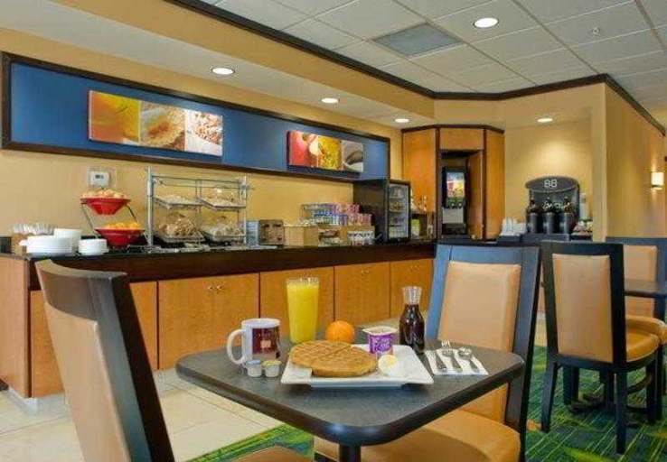 Food & Drinks 5, Fairfield Inn & Suites Commerce, Banks