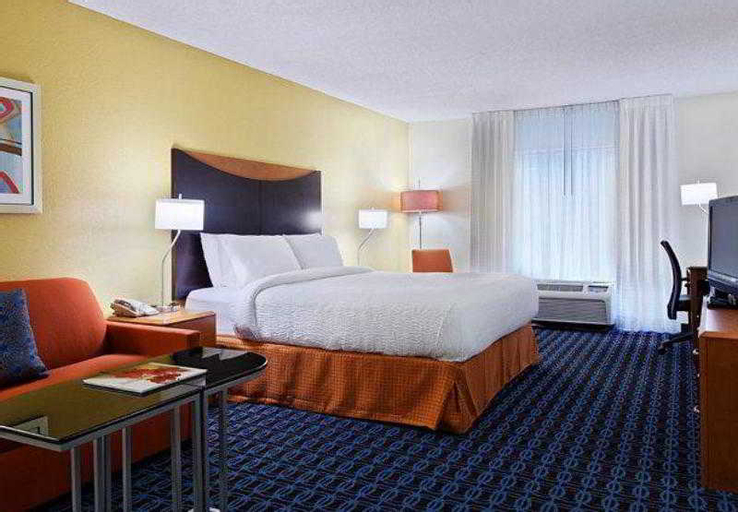 Bedroom 4, Fairfield Inn & Suites Charlotte Arrowood, Mecklenburg