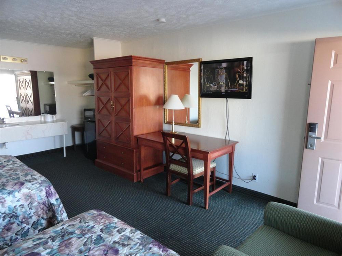 Bedroom 2, Budget Inn Jefferson, Marion