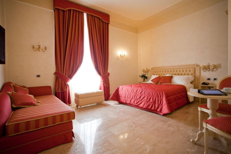 Bedroom 3, Cavour, Bologna