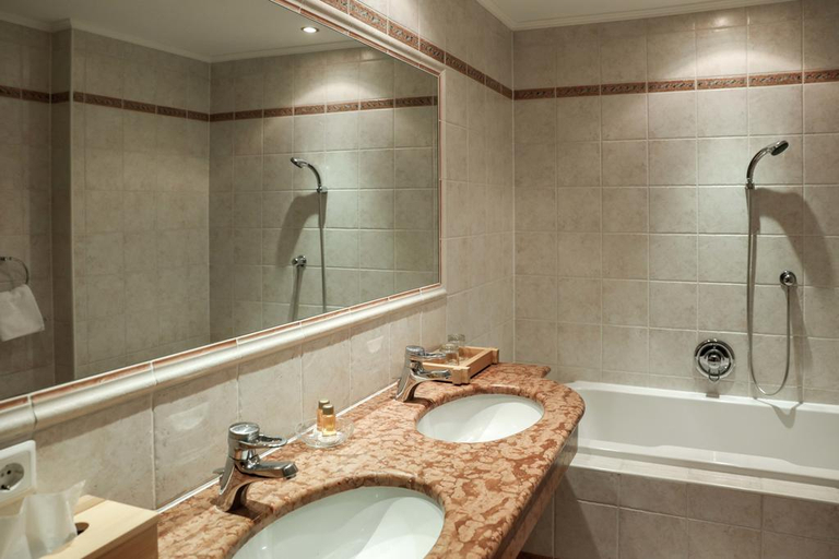 Bathroom 5, Alpenromantik Hotel Wirlerhof, Landeck