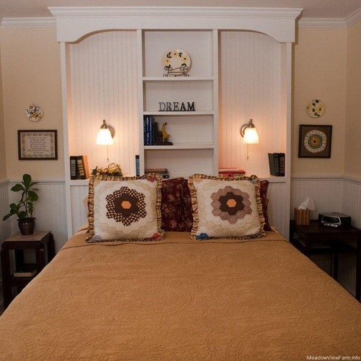 Living Room, Meadow View Farm, Desoto