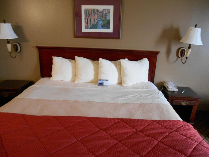 Bedroom 5, GuestHouse Inn Fort Smith, Sebastian
