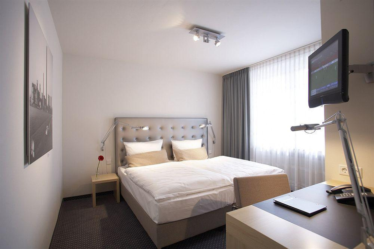Bedroom 3, Maximilians, Essen