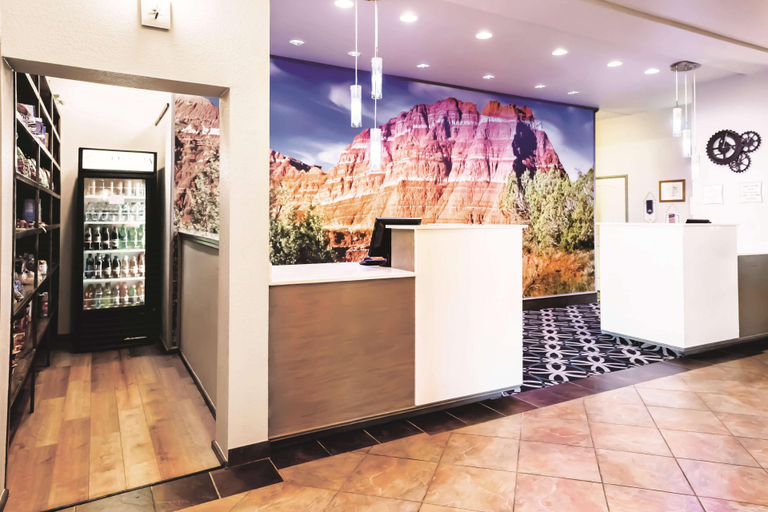 Public Area 2, La Quinta Inn & Suites by Wyndham Dumas, Moore