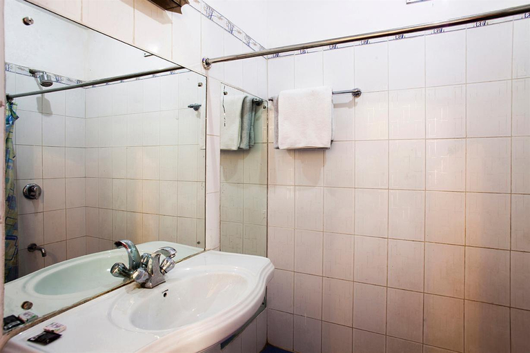 Bathroom 4, Dal Lake Resort, Kangra