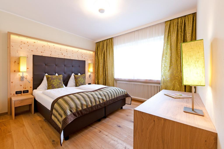 Bedroom 3, La Maiena Life Resort, Bolzano