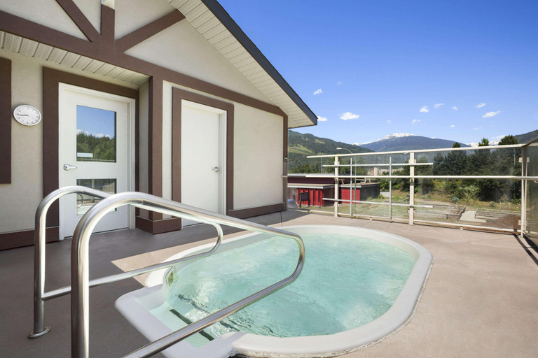 Sport & Beauty 5, NORTHWINDS HOTEL REVELSTOKE, Columbia-Shuswap