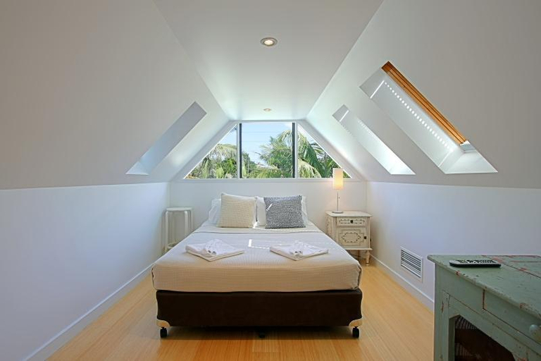Bedroom 2, A Top Spot, Byron
