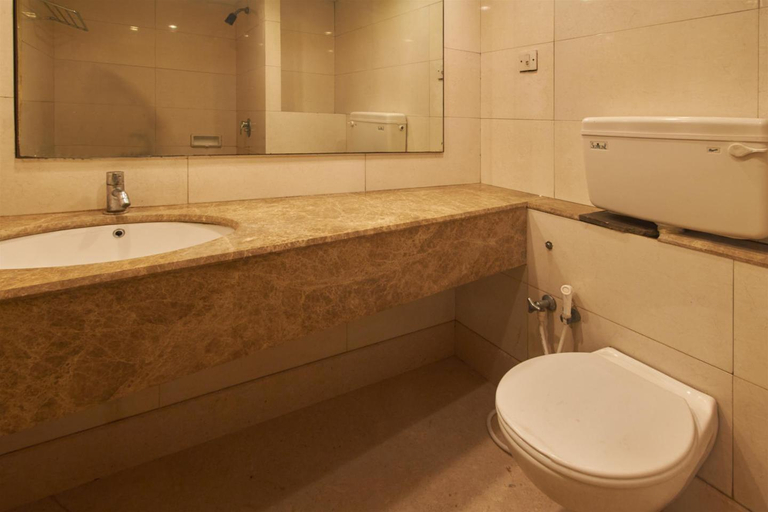 Bathroom 4, Hotel Chandra Park, Chennai
