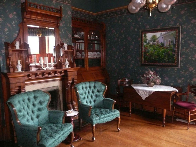 Food & Drinks 3, Squiers Manor B&B, Jackson