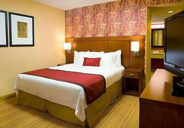 Bedroom 4, Courtyard Denver Airport, Denver