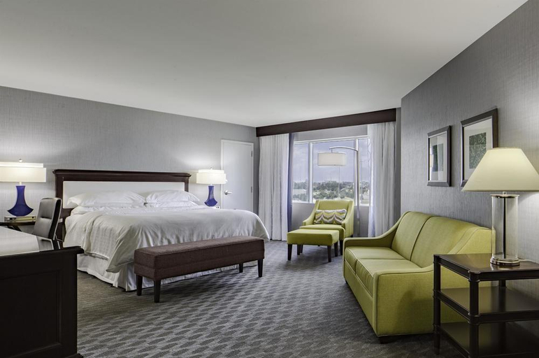 Bedroom 3, Sheraton Arlington, Arlington