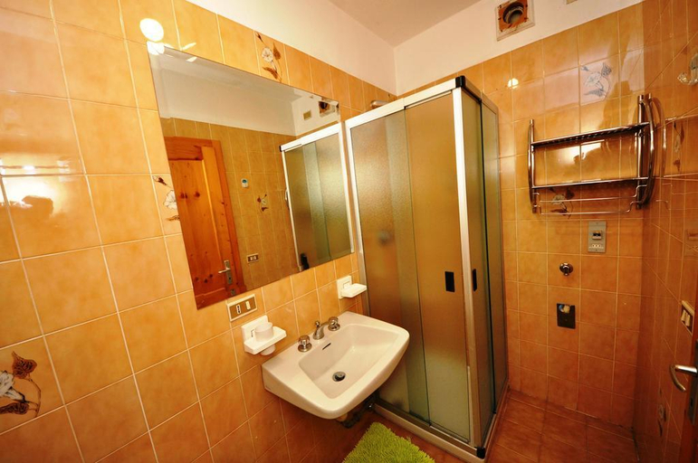 Bathroom 4, Residence Casa Longa by Livigno Accomodation, Sondrio