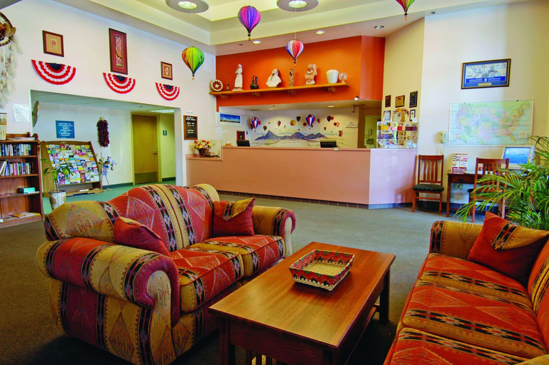 Public Area, Green Tree Inn, Bernalillo