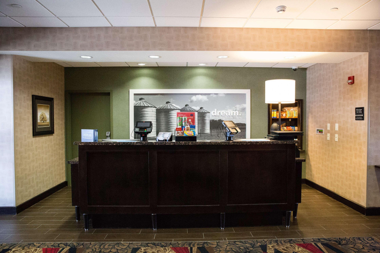 Public Area 2, Hampton Inn & Suites Bismarck Northwest, Burleigh