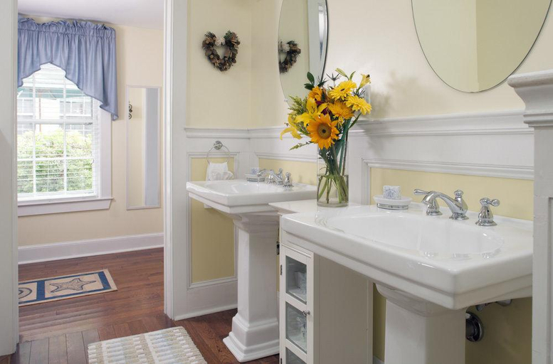 Bathroom 4, Old Manse Inn, Barnstable