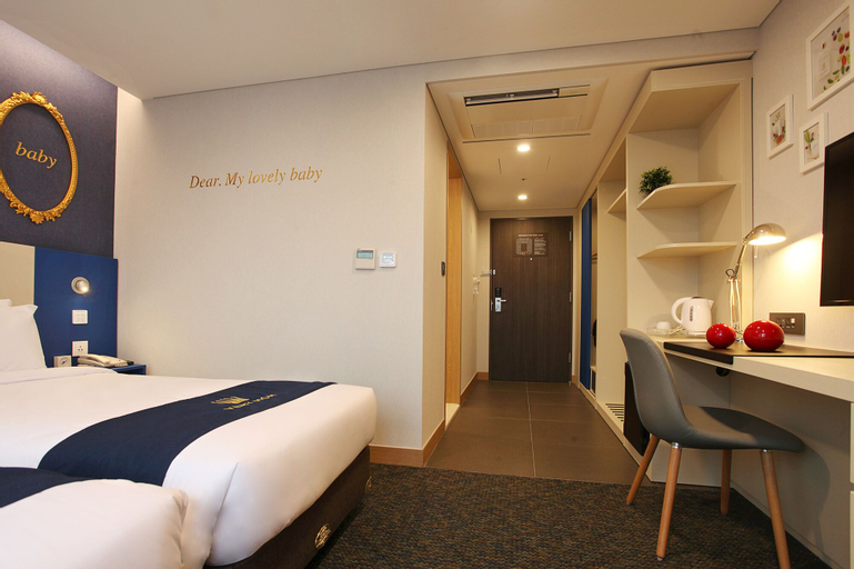 Bedroom 28