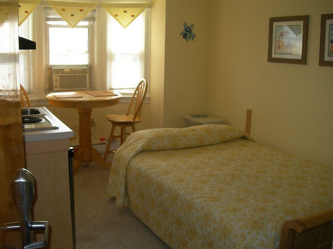 Bedroom 5, Homestead Beach Hotel, Cape May