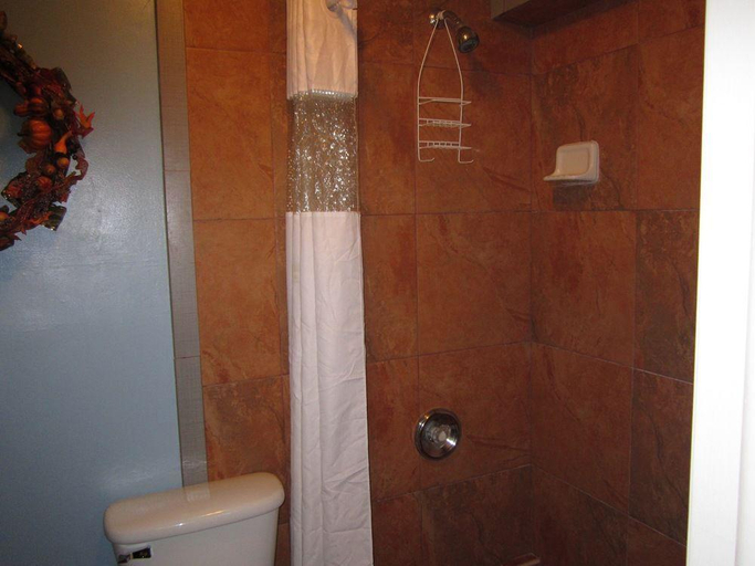 Bathroom 3, Sands Point Motel, Pinellas