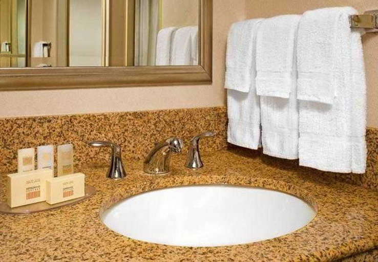 Bathroom 4, Courtyard Baltimore Downtown/Inner Harbor, Baltimore