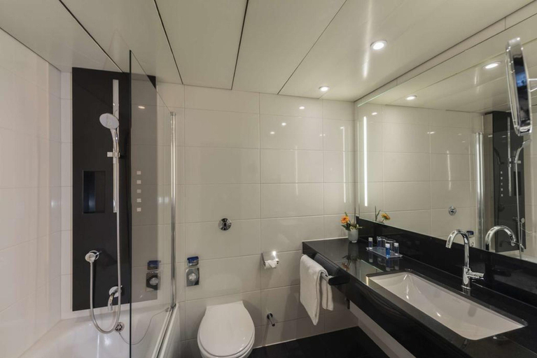 Bathroom 5, Maritim Hotel Königswinter, Rhein-Sieg-Kreis