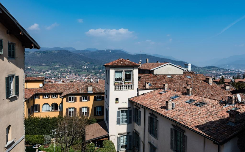 Exterior & Views 1, Hotel Piazza Vecchia, Bergamo
