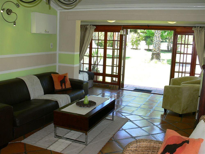 Public Area 5, Orange Ville Guesthouse, Cape Winelands