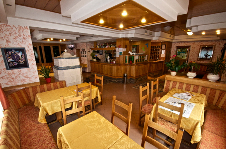 Public Area, Albergo Sciatori, Trento