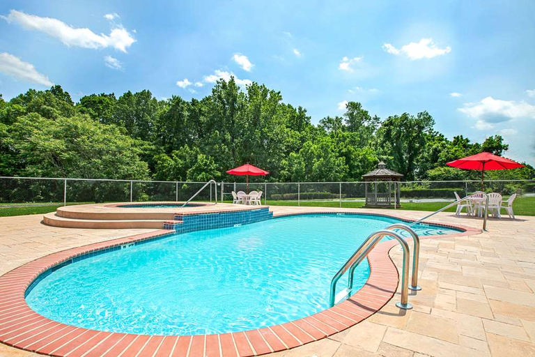 Sport & Beauty, Ramada by Wyndham Bordentown, Burlington