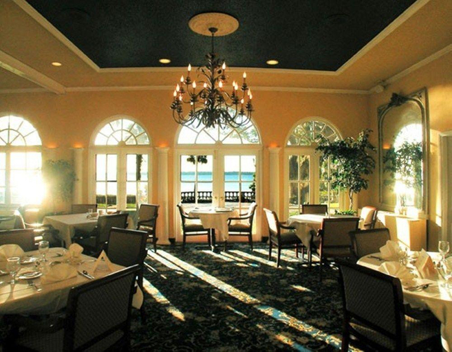 Public Area 3, Club Continental, Clay