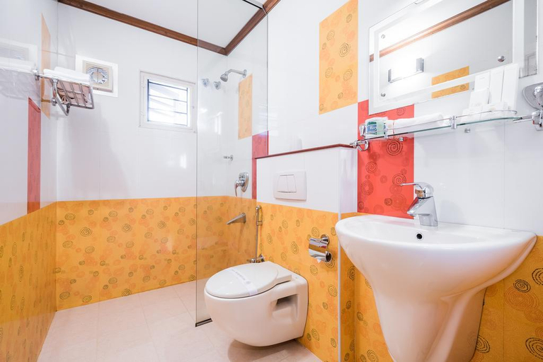 Bathroom 4, Tissa's Inn, Ernakulam